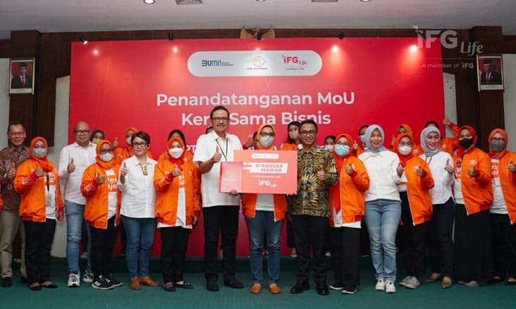 Penandatanganan MoU IFG Life dan Pos Indonesia