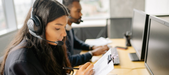 hubungi via call center